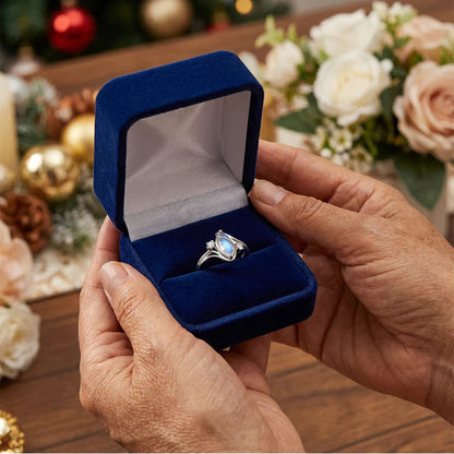 💍Geometrisk oval månstenring med zirkonia-detaljer – mystisk, glittrande och tidlöst elegant